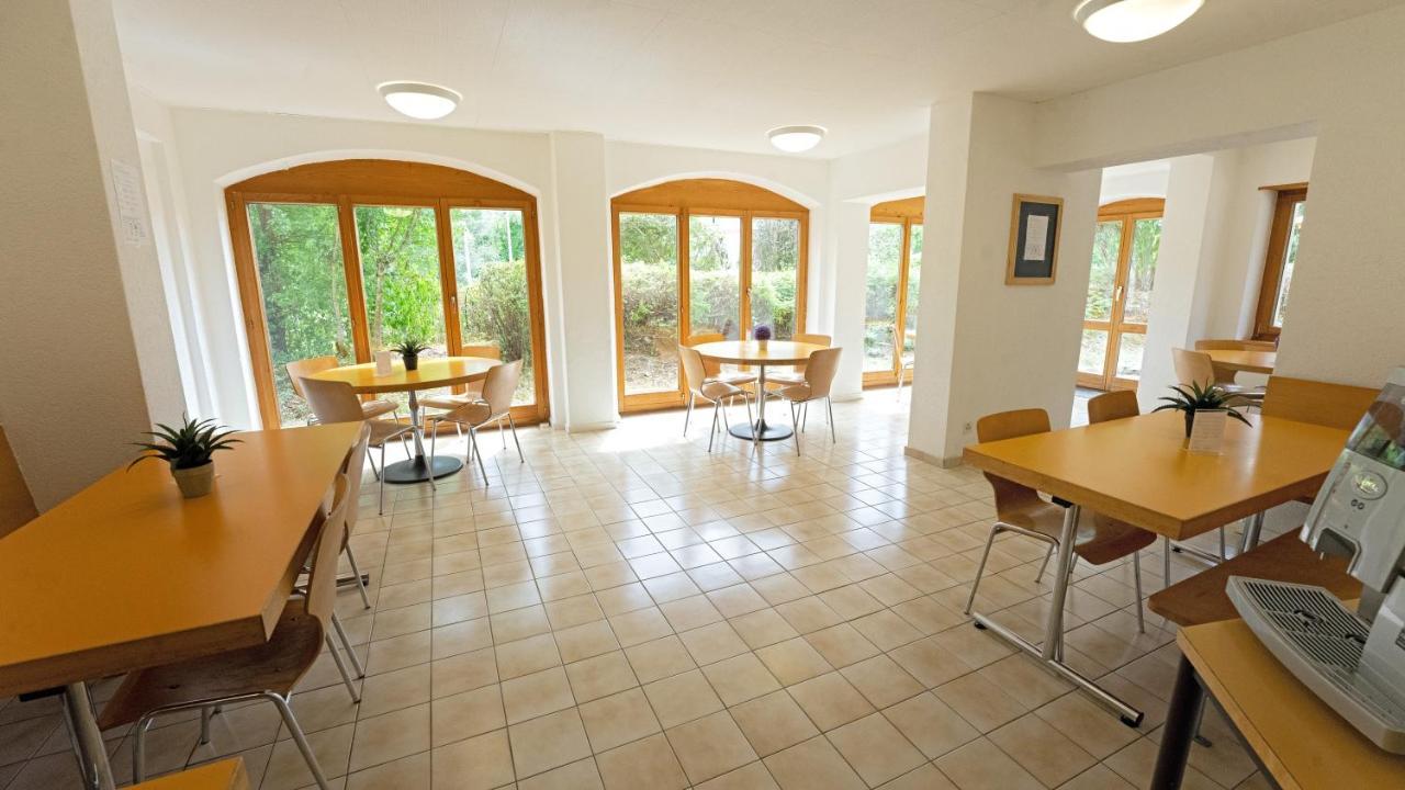 Delemont Youth Hostel Eksteriør bilde