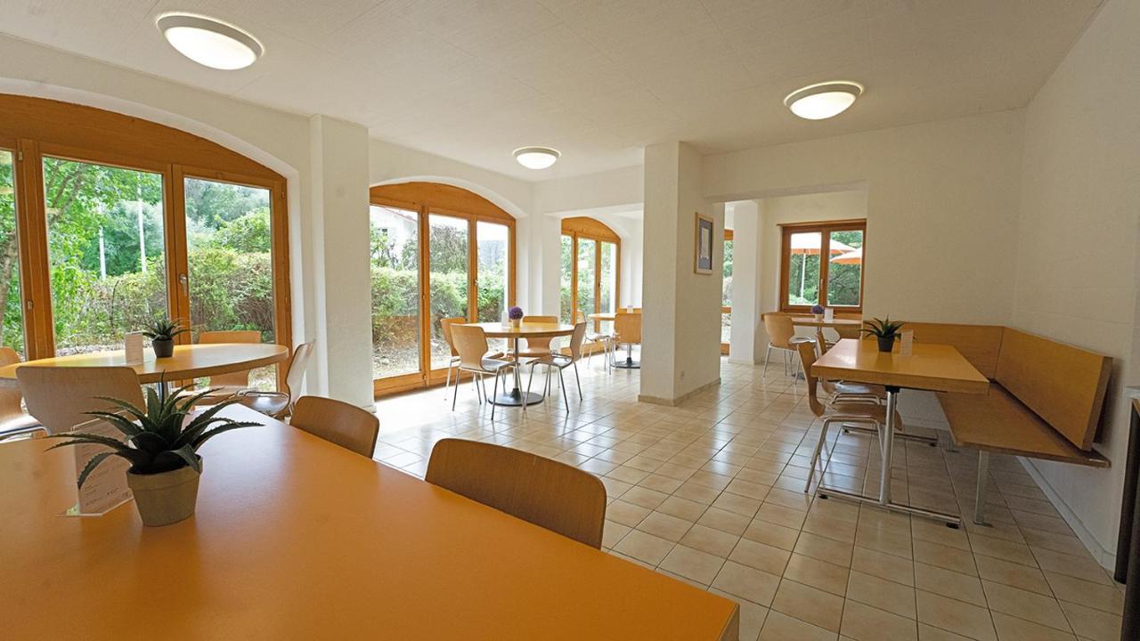 Delemont Youth Hostel Eksteriør bilde